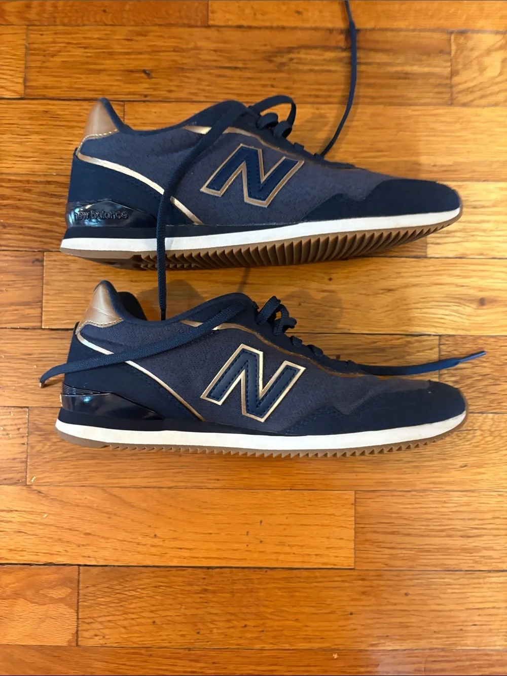 New Balance Sola Sleek - Rare Navy and Gold Color Combo Sneakers, EUC, 7